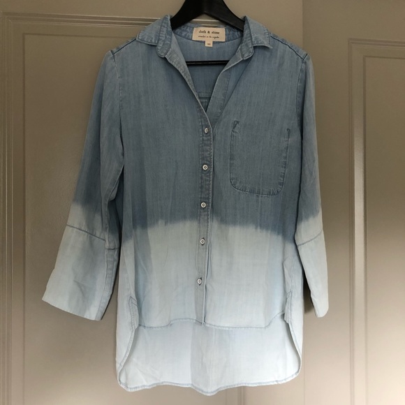 Anthropologie Tops - Anthropologie oversized chambray button down